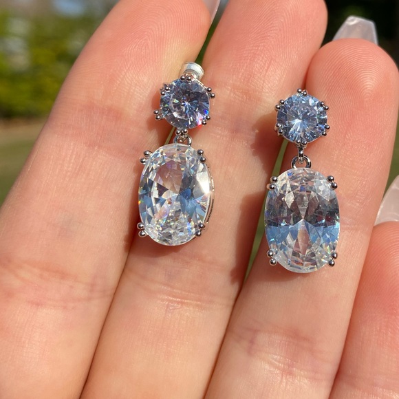 NEW Gorgeous silver plated Sparkle ❇️ Earrings - Picture 6 of 7